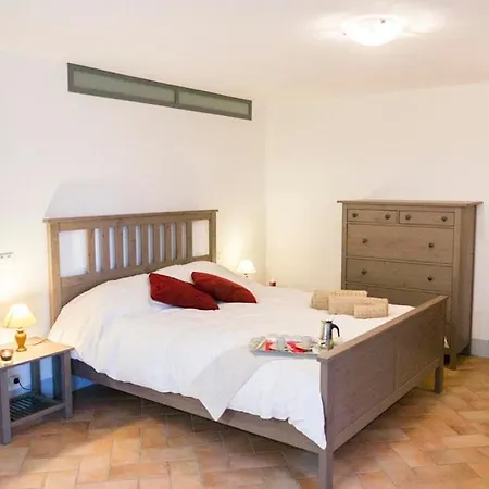 Villa Il Castagno Sleeps 12 Pool Wifi